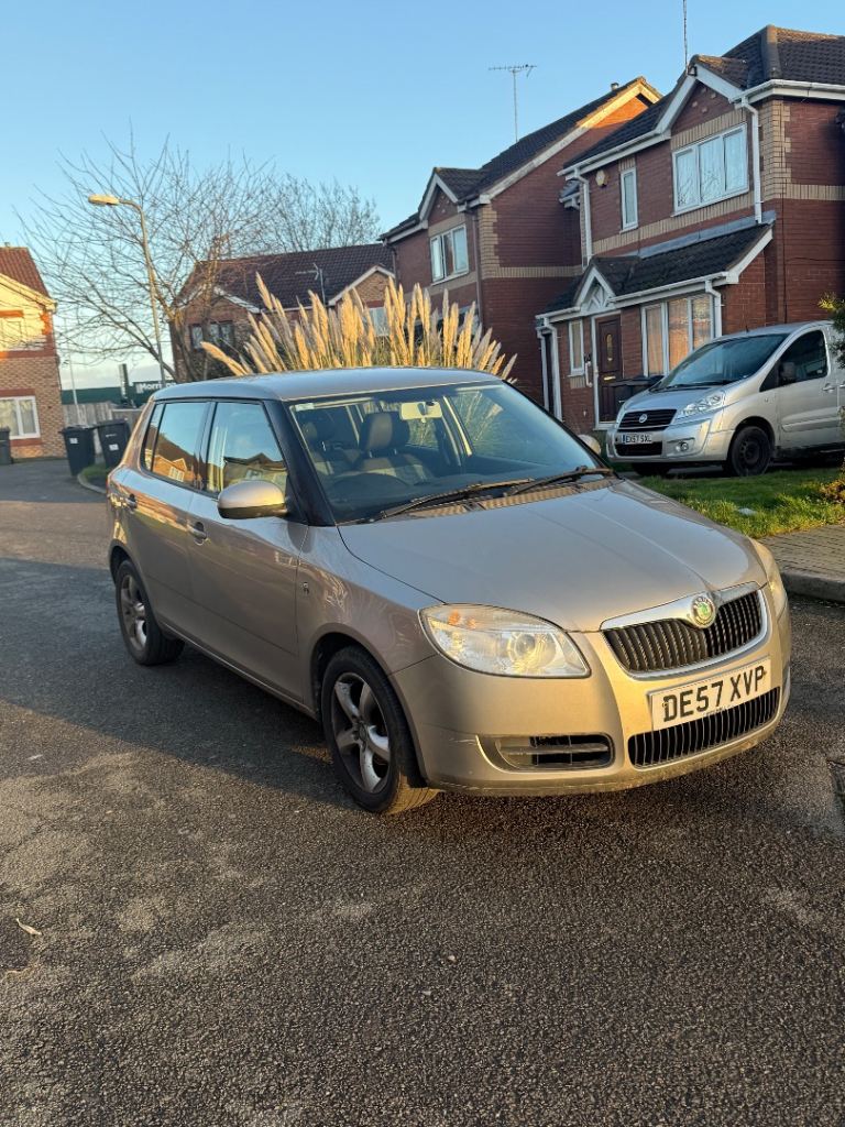 Skoda, FABIA, Hatchback, 2007, Semi-Auto, 1598 (cc), 5 doors