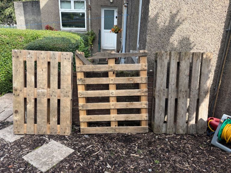 Wooden pallets x 3 FREE. Collection only
