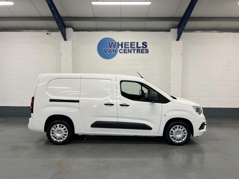 2022 Vauxhall Combo Combo 1.5 Turbo D 2300 Sportive L2 H1 Euro 6 4dr Panel Van Diesel Manual