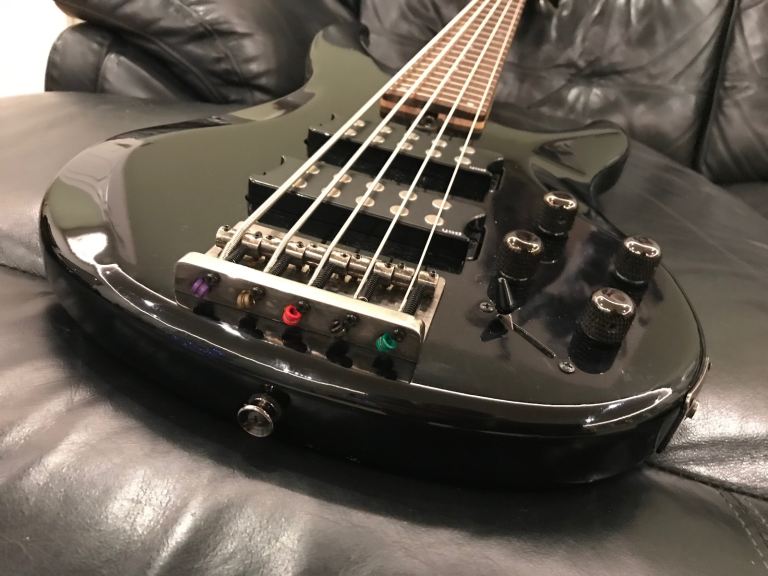 Yamaha TRBX305 5-String Bass Guitar,  Piano Black, sounds awesome 💪🎸