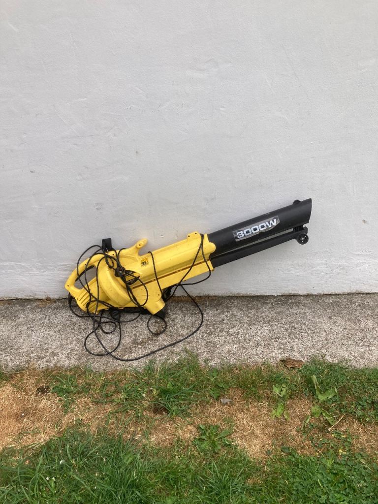 3000W Electric Leaf Blower/Vacuum - Yellow, Good Condition
