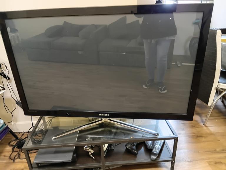 Samsung Flat Screen TV - Good Condition