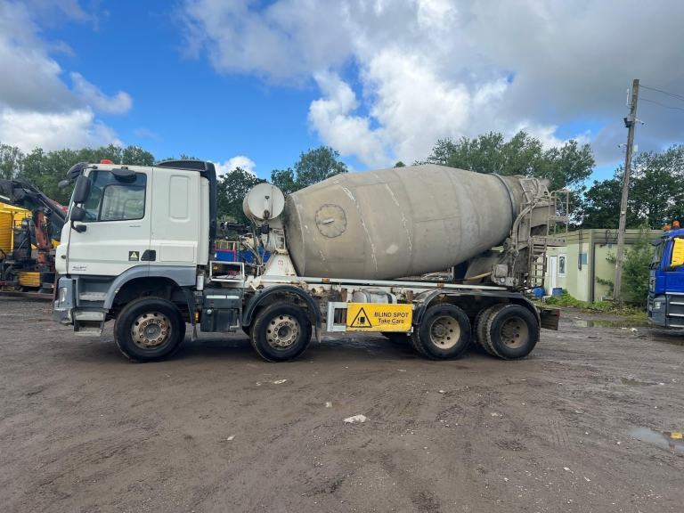 DAF TRUCKS CF 440 8X4 McPHEE MIXER , FEB MOT, SLEEPER , 8 SPD MAN