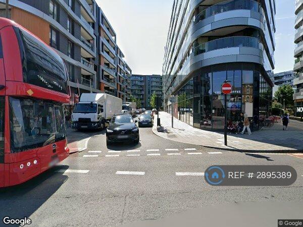 3 bedroom flat in Hawthorne Crescent, London, SE10 (3 bed) (#2895389)