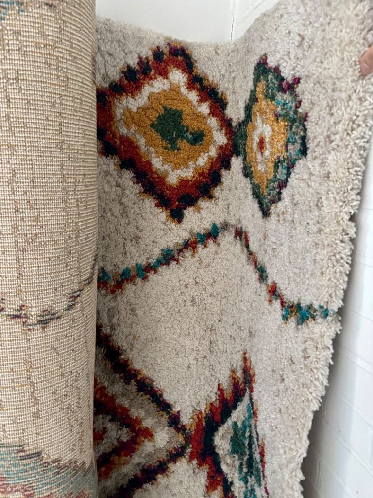Moroccan Style Rug - Multicoloured & Almost New