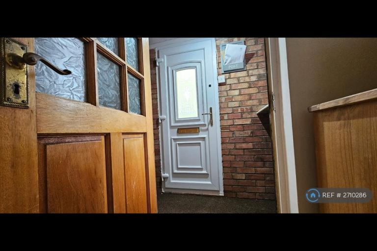 3 bedroom house in Budding Road, Eastington, Stonehouse, GL10 (3 bed) (#2710286)