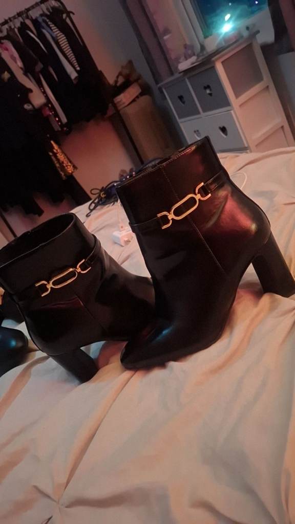 New look heel boots size 6 (worn once) 