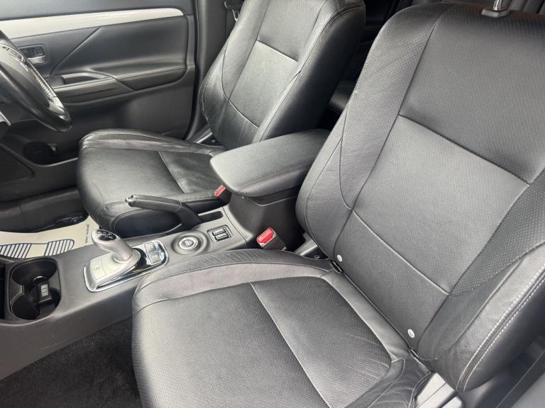 MITSUBISHI OUTLANDER 2.0 h 12kWh GX4hs 2014