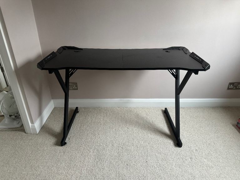 120cm Gaming Station LED lights 