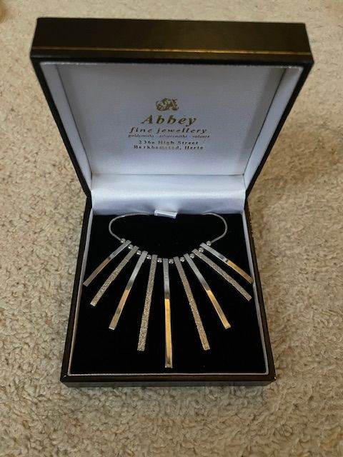 Ladies Metal Necklace