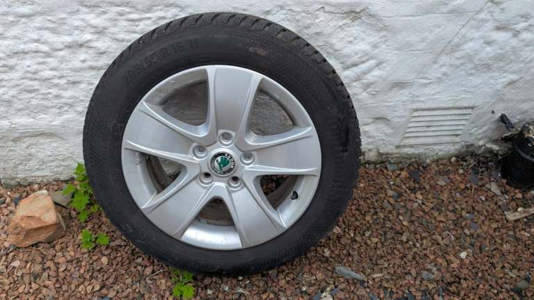 Skoda 4 x Alloy Wheels with Winter Tyres, from Octavia, 205/55 R16, excellent condition