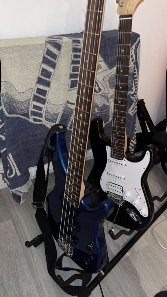 Young Guitar/Bass Tutor for 7+