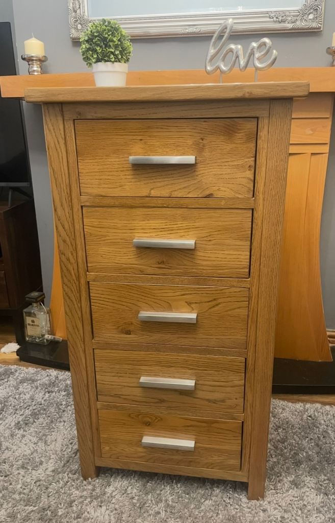 Solid oak tallboy chest of 5 drawers
