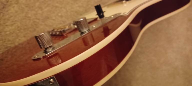 Telecaster Custom-Build in Wine Red Ash Body. Double Edge Binding.