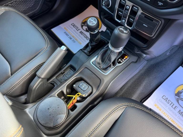 2025 JEEP WRANGLER BUZZ SV LUXURY 2.0 SUV 4DR Black FUEL Wheels MOPAR Bumper+++