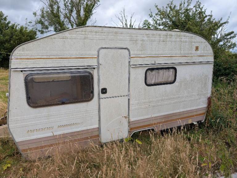 Vintage Caravan Project – Spares or Repair