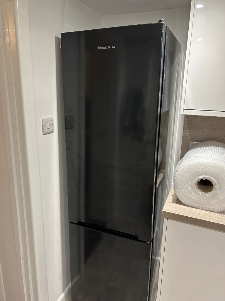 Russell Hobbs MDA RH180FF541E1B_BK Fridge Freezer in Black