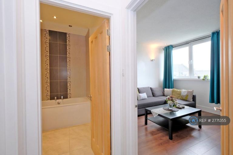 1 bedroom flat in Jute Street, Aberdeen, AB24 (1 bed) (#2771355)