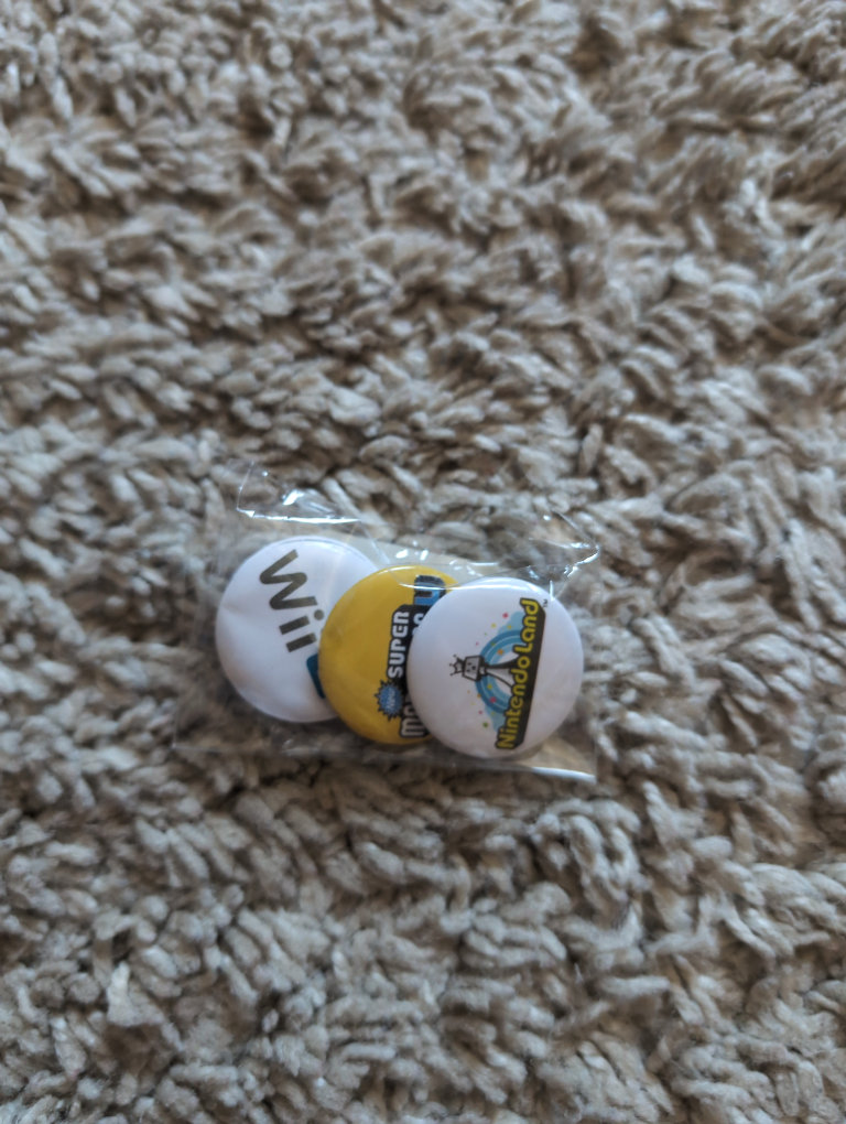 Nintendo pin badges 