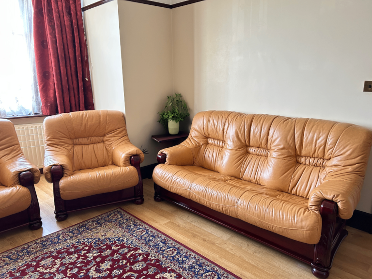 Leather Sofa Set FOR SALE 