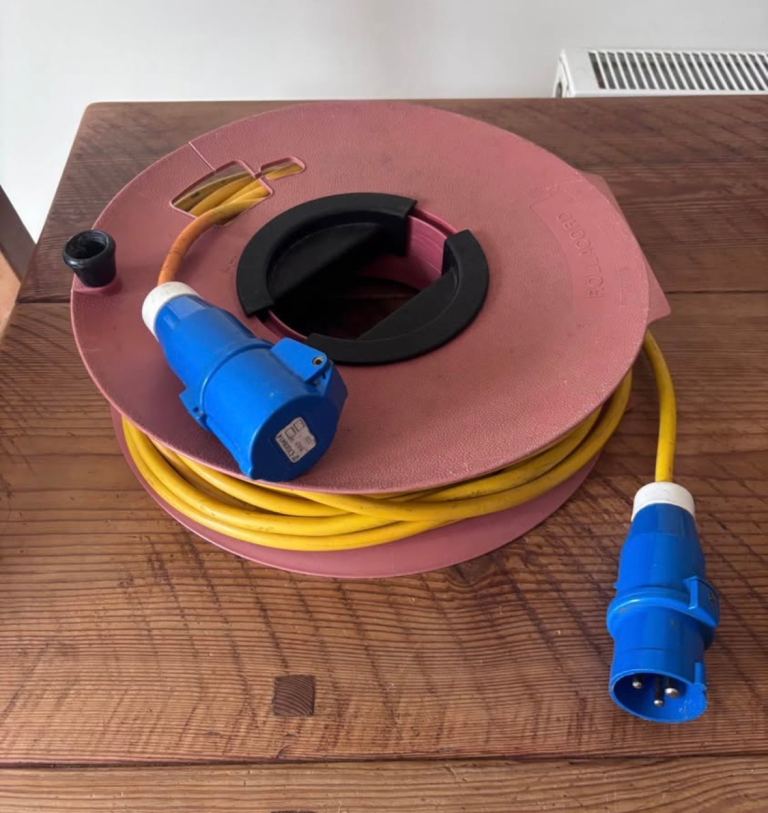EHU CABLE 25 metres on reel 