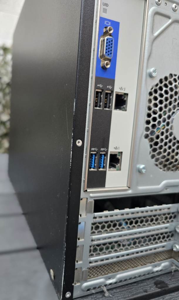 HP ProLiant ML30 Gen9 TWR – Xeon E3-1220 v5 | 64GB RAM | 3x TB DataCenter SSD's