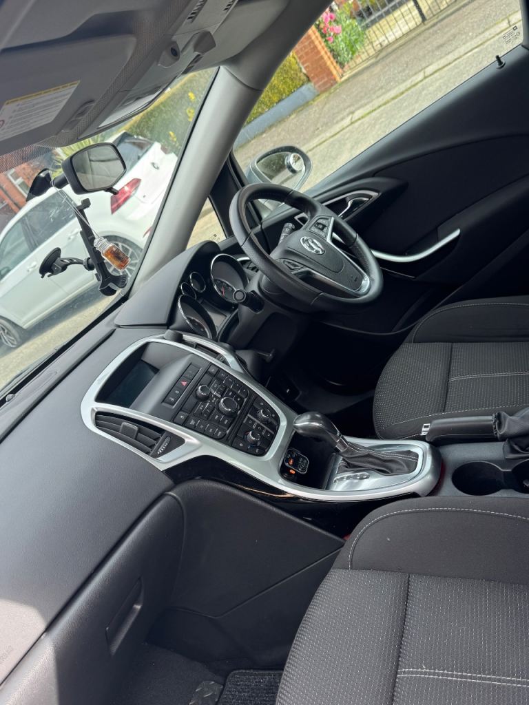 Vauxhall, ASTRA, Hatchback, 2014, Semi-Auto, 1598 (cc), 5 doors