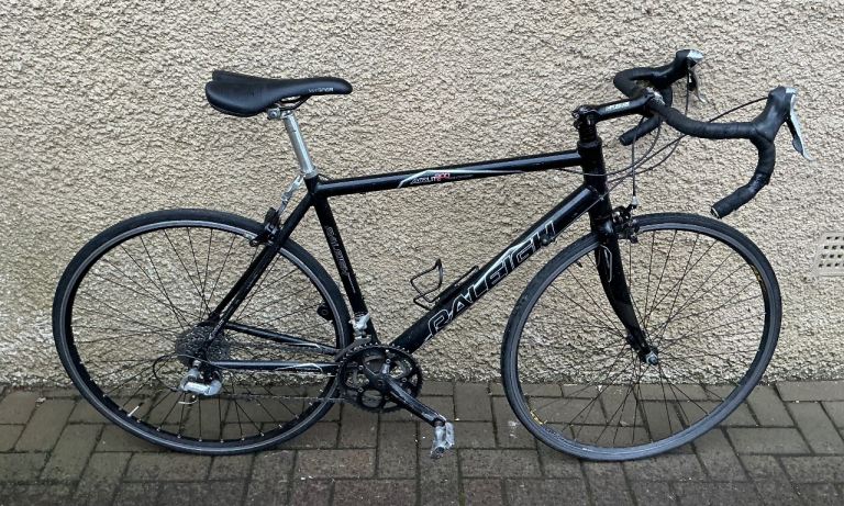 Bike/Bicycle.GENTS RALEIGH “ AIRLIGHT 300 “ LARGE LIGHTWEIGHT FRAME ROAD BIKE 