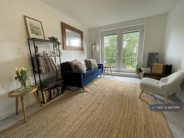 2 bedroom flat in Daisy Bank Road, Manchester, M14 (2 bed) (#2927589)
