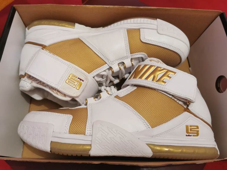 Nike Zoom LeBron 2, Size 9