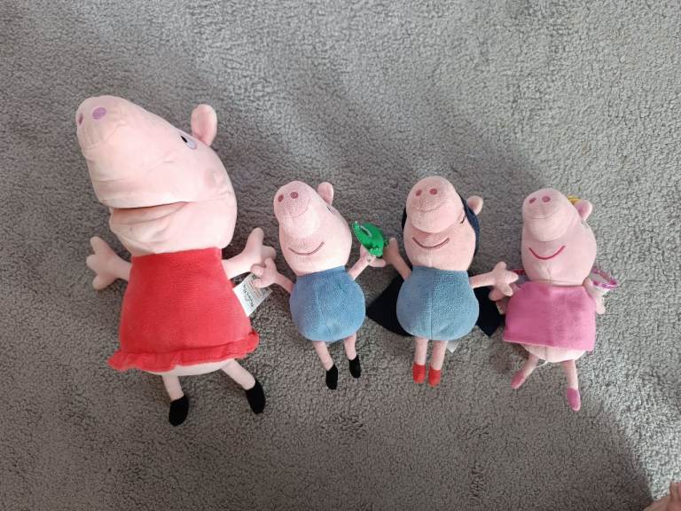 Peppa Pig Playhouse & Figures Bundle – very good and Good Condition