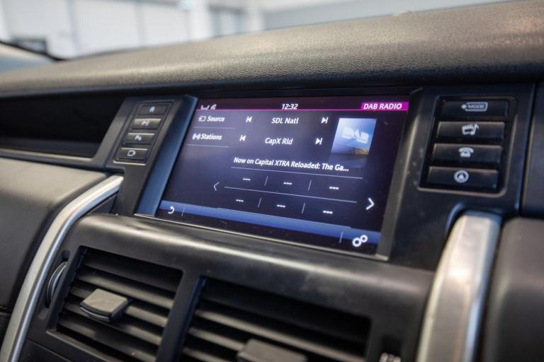 2016 Land Rover Discovery Sport 2.0 TD4 HSE Luxury SUV 5dr Diesel Auto 4WD Euro 6 (s/s) (180 ps) ...