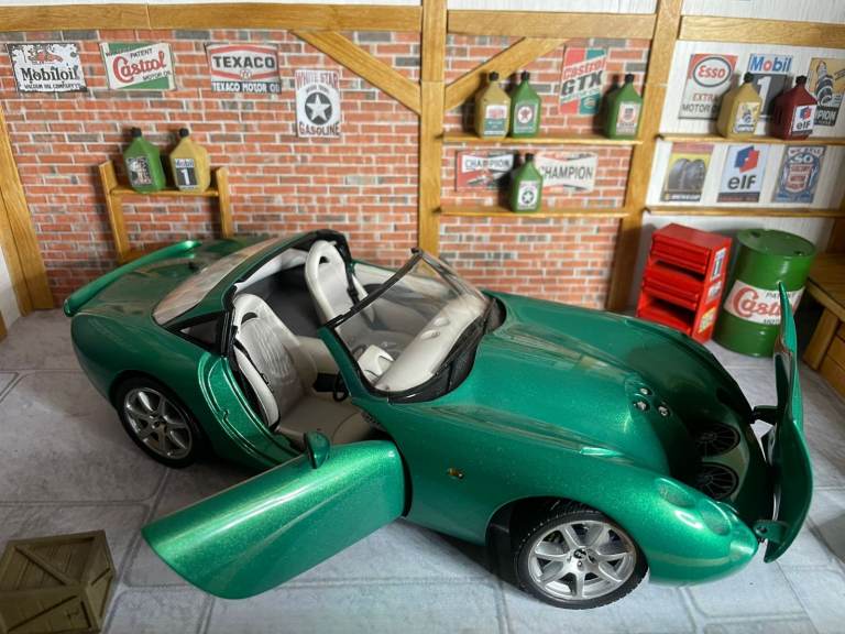 JADI TVR Tuscan S Model Car - Metal - 1/18 scale