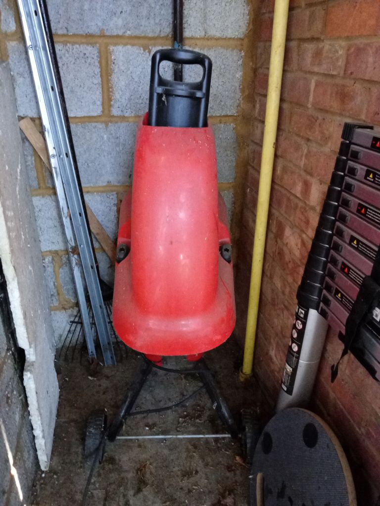 Garden shredder 