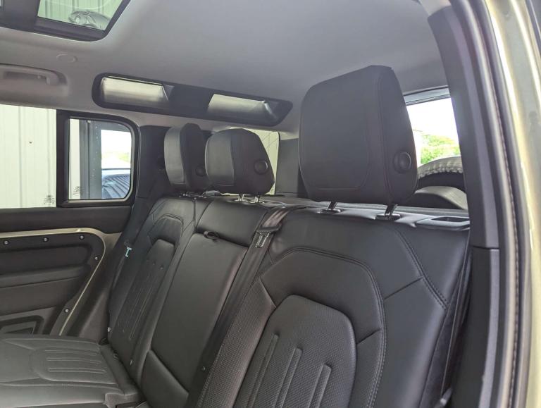 2021 Land Rover Defender 2.0 Defender SE Auto 4WD 5dr SUV Petrol Automatic