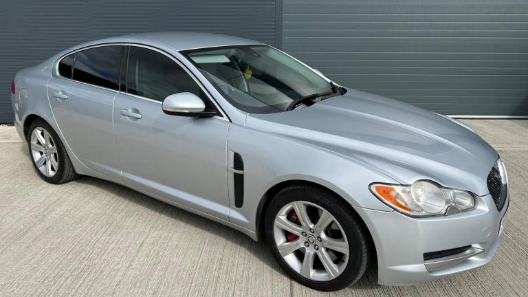 2010 Jaguar XF 3.0d V6 Luxury 4dr Auto SALOON DIESEL Automatic