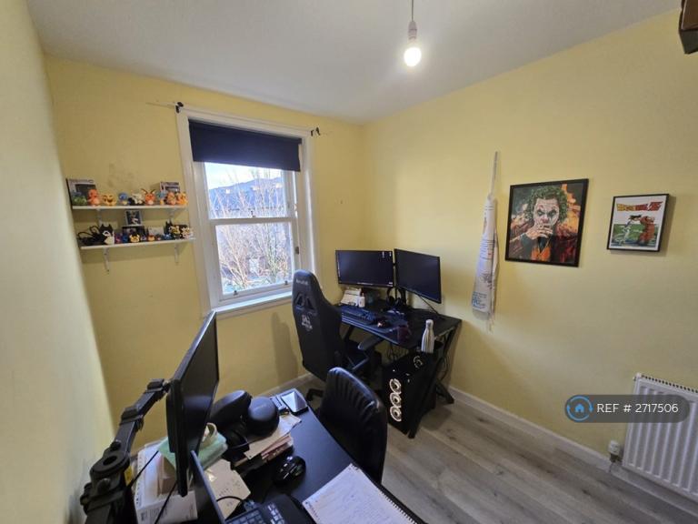 2 bedroom flat in Richmond Place, Edinburgh, EH8 (2 bed) (#2717506)