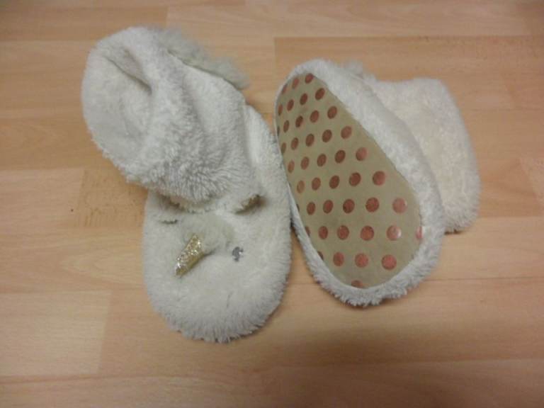 Mini Boden White Unicorn Slippers Size 13