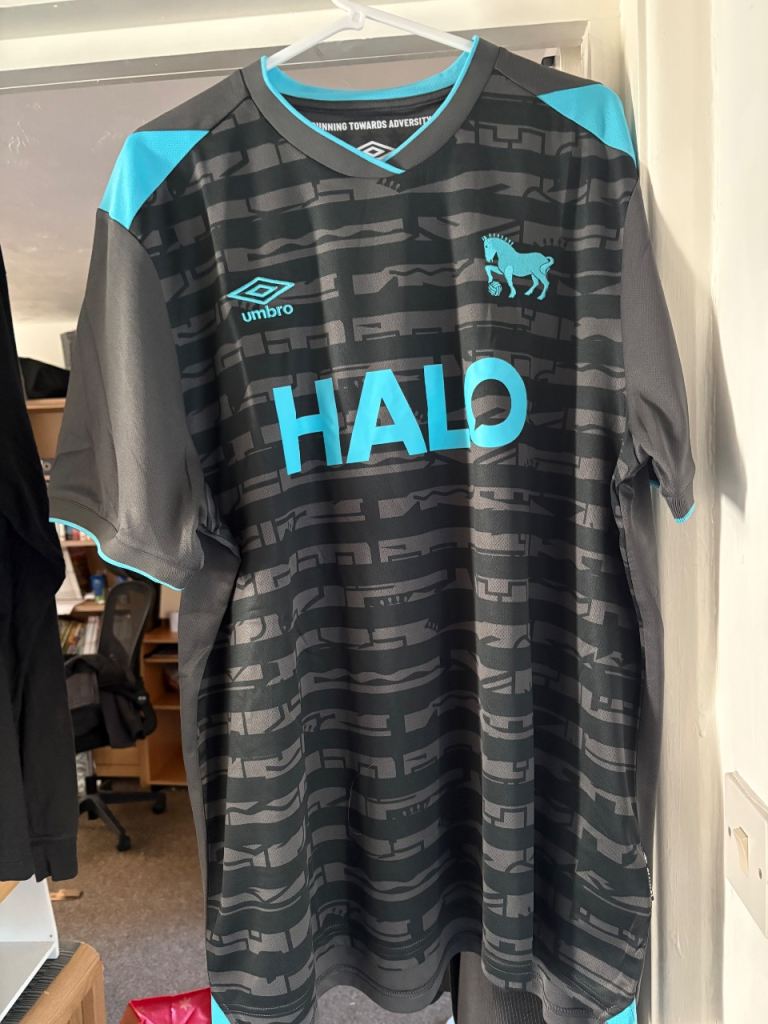 Ipswich town away top