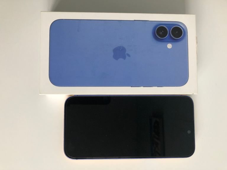 LIKE NEW IPHONE 16 PLUS ULTRAMARINE