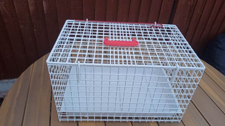 Pet carrier hardly used £25