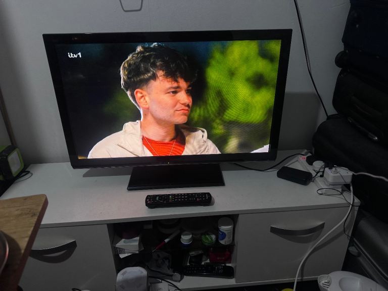 EXCELLENT 32” PANASONIC LED HDTV FREEVIEW 