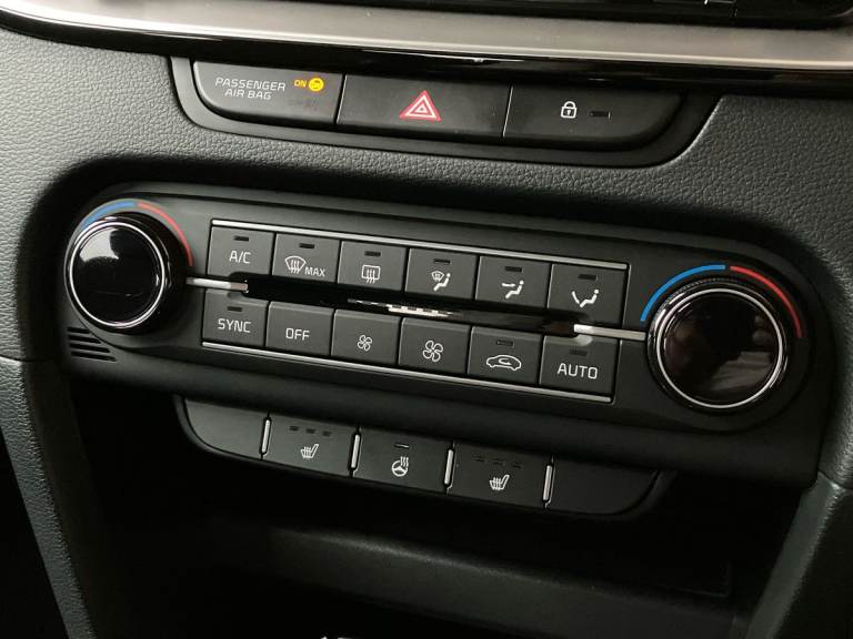 2025 Kia Ceed 1.5T GDi ISG 138 3 5dr Hatchback PETROL Manual