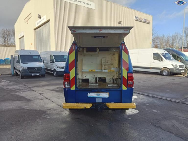 TOYOTA HILUX 2.4 D-4D Active Blue Manual Diesel 2018