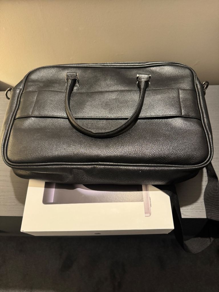 16 inch MacBook Pro m4 silver - unused
