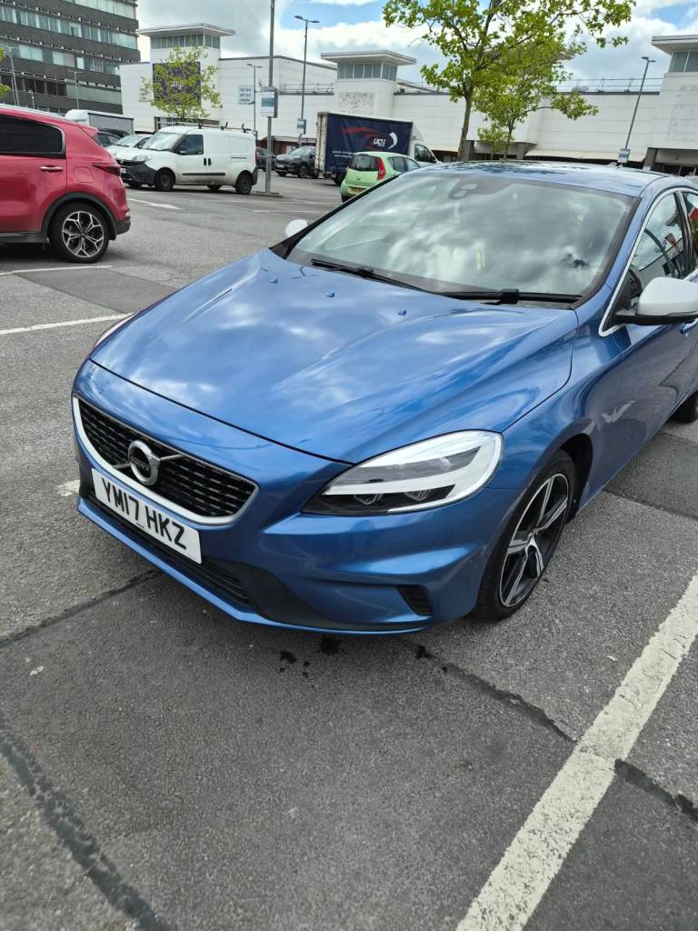 Volvo V40 R‑Design Nav Plus – 2017 – D3 – Blue – Full History – Excellent Condition