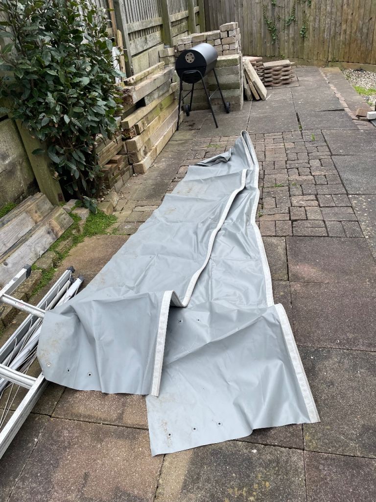 Caravan draught skirt