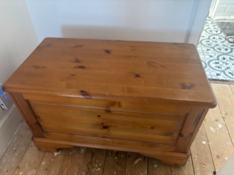 Pine Ottoman 