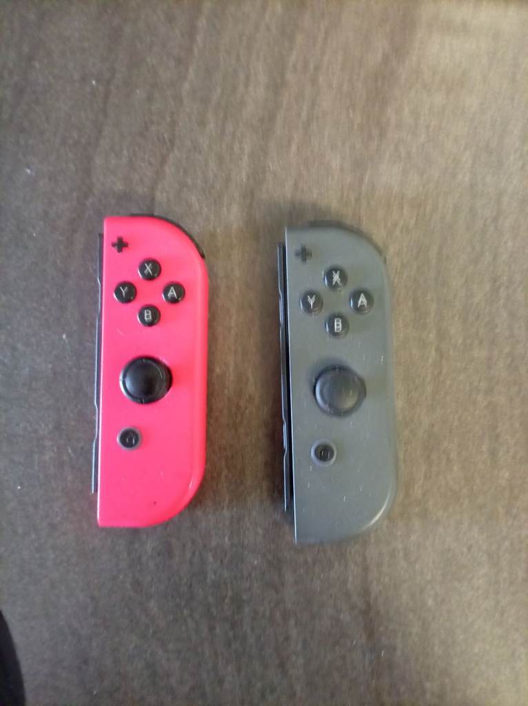 Nintendo Joy-Con Controllers 2x right hand side - Red and Grey