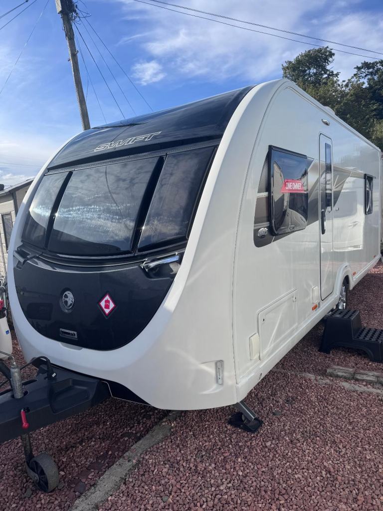 Swift Eccles 560, Yr.2020, Fixed Rear Island Bed